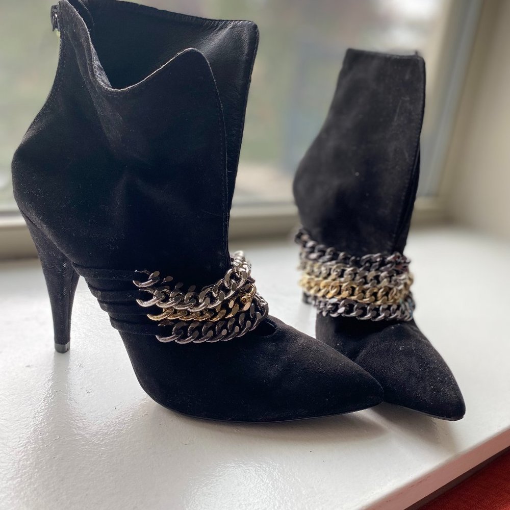 Gold Link Black Bootie